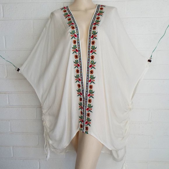 BluHeaven by Umgee Jackets & Blazers - BluHeaven by Umgee M/L white embroidered gauze kimono jacket cover-up cruise